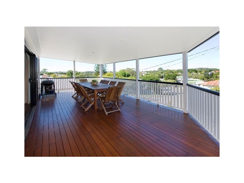 122 Cracknell Road, Tarragindi QLD 4121