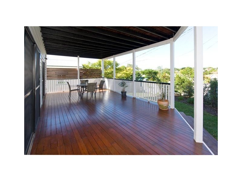 122 Cracknell Road, Tarragindi QLD 4121