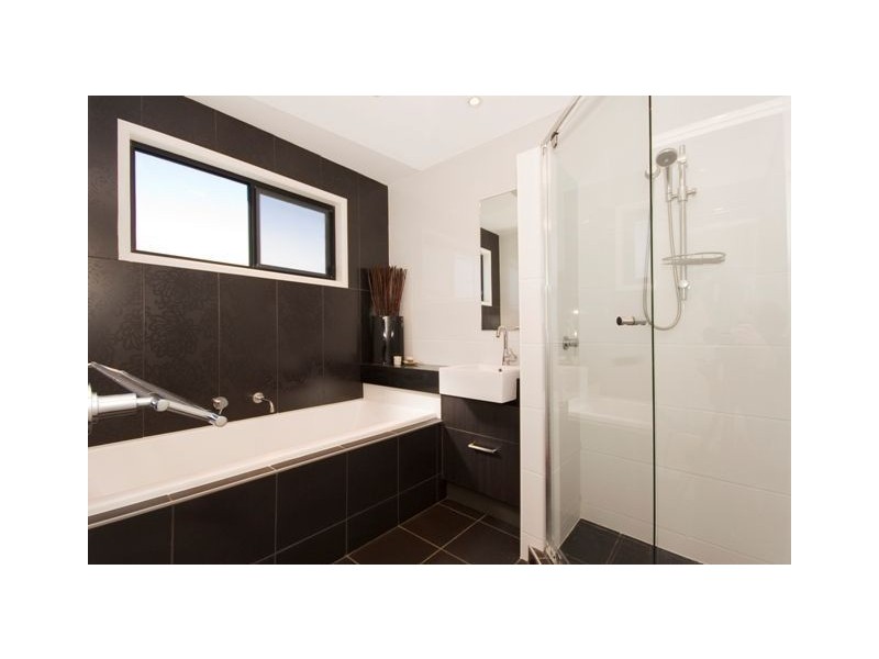 122 Cracknell Road, Tarragindi QLD 4121