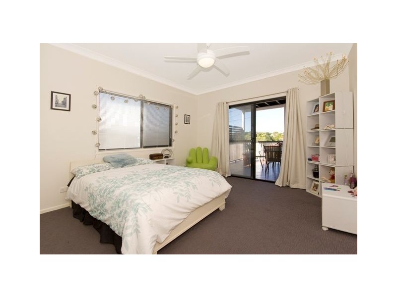 122 Cracknell Road, Tarragindi QLD 4121