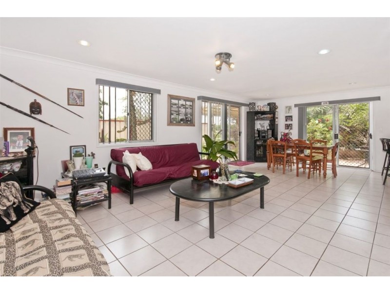 132 Barrack Road, Cannon Hill QLD 4170