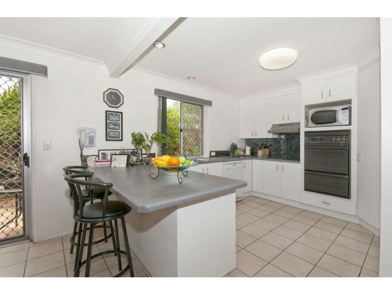 132 Barrack Road, Cannon Hill QLD 4170