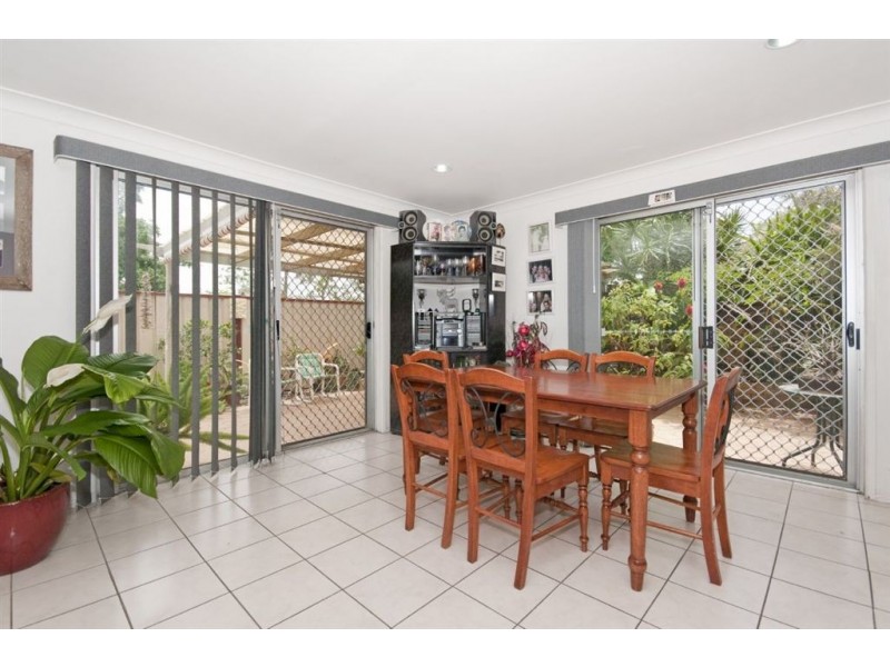 132 Barrack Road, Cannon Hill QLD 4170