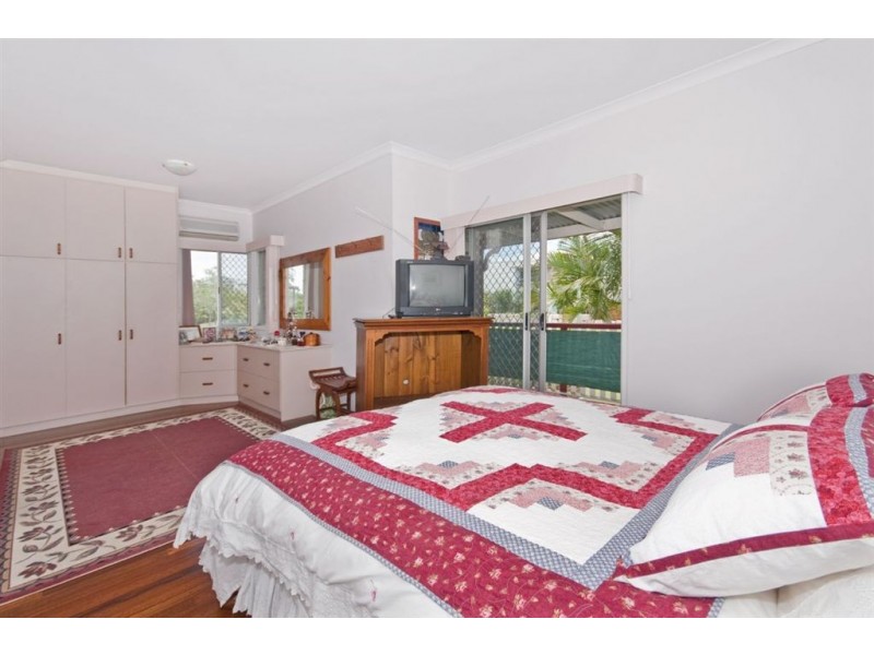 132 Barrack Road, Cannon Hill QLD 4170