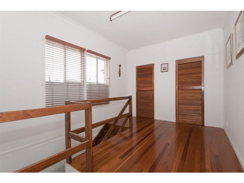 132 Barrack Road, Cannon Hill QLD 4170