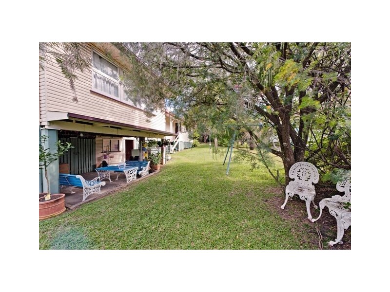 8 Arrowsmith Street, Camp Hill QLD 4152