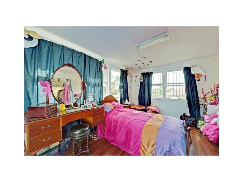 8 Arrowsmith Street, Camp Hill QLD 4152