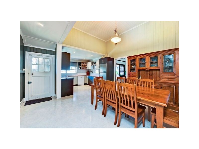 421 Upper Cornwall Street (access via Douglas St), Coorparoo QLD 4151