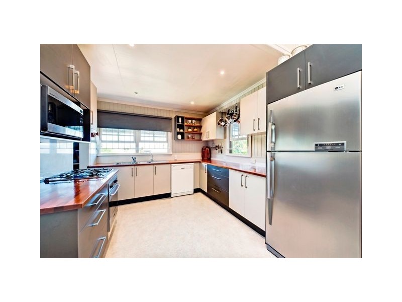 421 Upper Cornwall Street (access via Douglas St), Coorparoo QLD 4151
