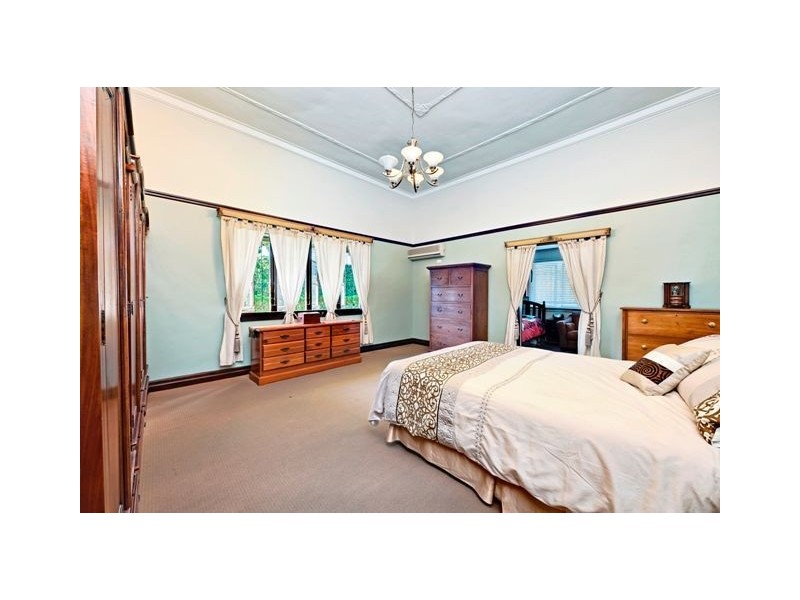 421 Upper Cornwall Street (access via Douglas St), Coorparoo QLD 4151