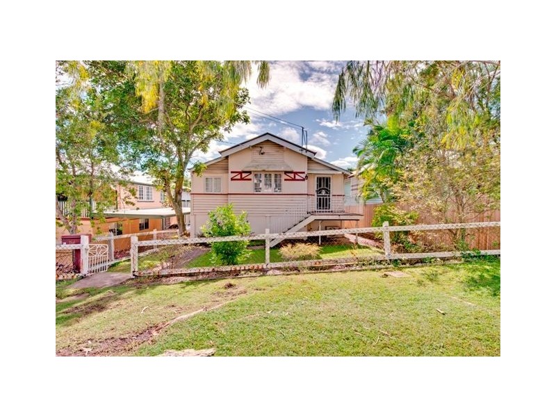 26 Halland Terrace, Camp Hill QLD 4152
