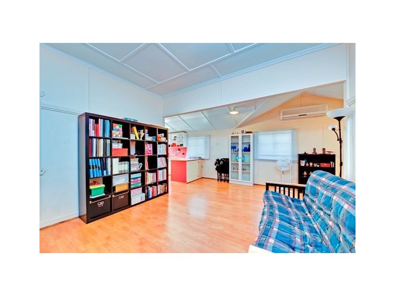 26 Halland Terrace, Camp Hill QLD 4152