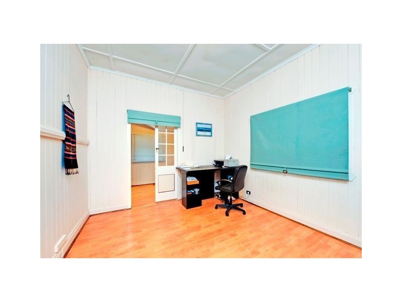 26 Halland Terrace, Camp Hill QLD 4152