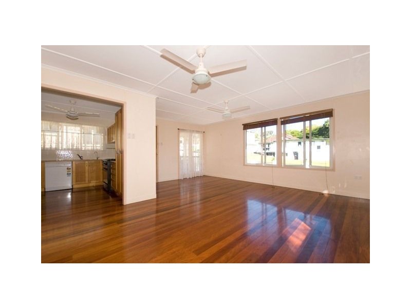 8 Doyle Street, Coorparoo QLD 4151