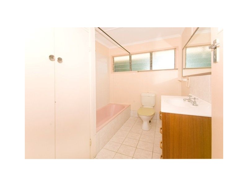 8 Doyle Street, Coorparoo QLD 4151