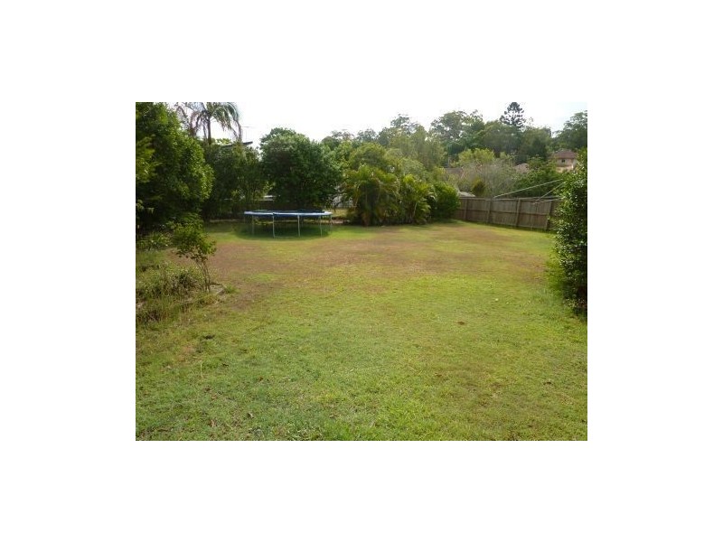 15 Coonara Street, Holland Park QLD 4121