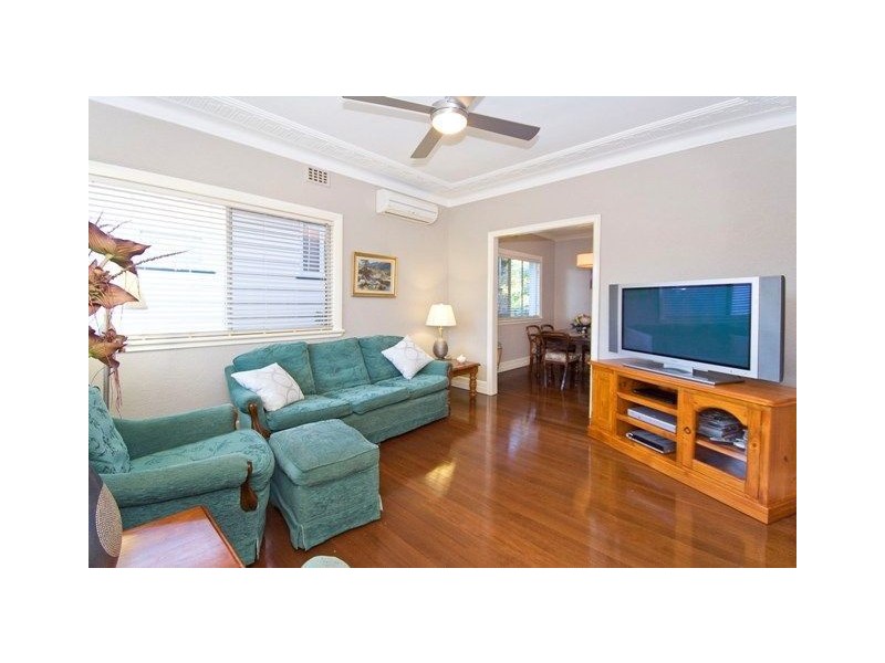 32 Wills Street, Coorparoo QLD 4151