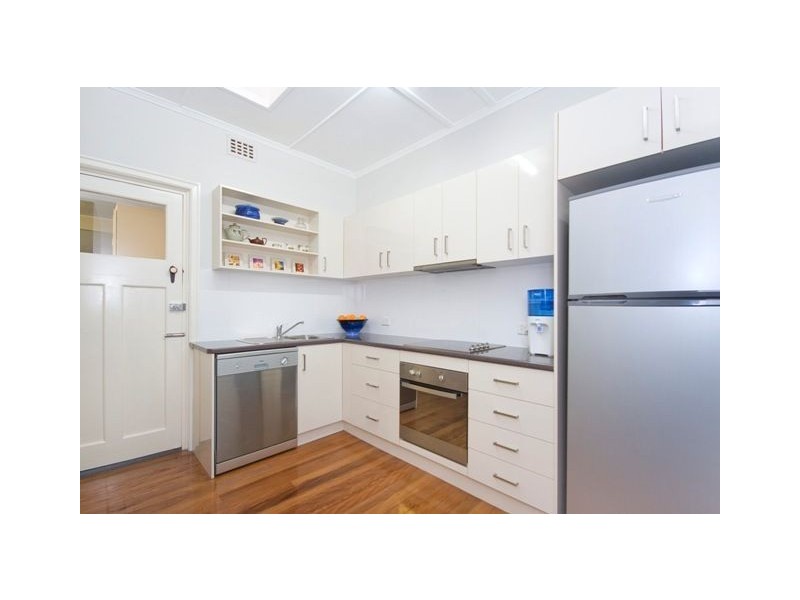 32 Wills Street, Coorparoo QLD 4151