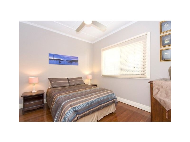 32 Wills Street, Coorparoo QLD 4151