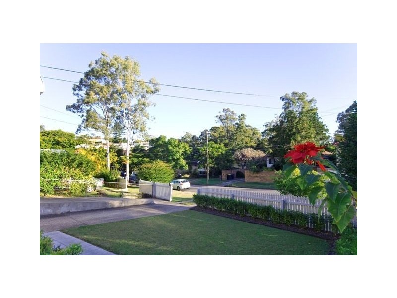 32 Wills Street, Coorparoo QLD 4151