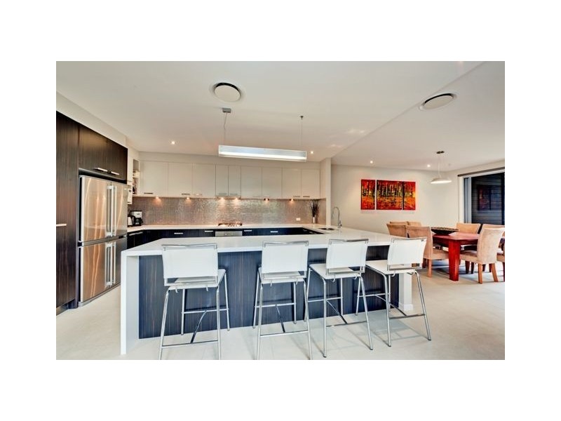 21 Raven Street, Camp Hill QLD 4152