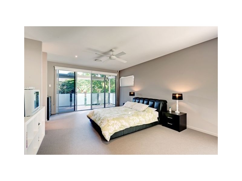 21 Raven Street, Camp Hill QLD 4152