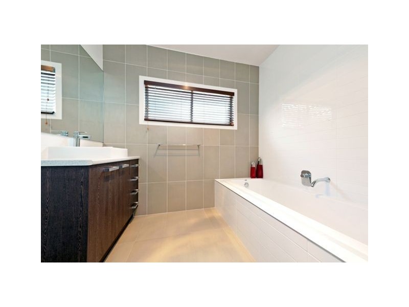 21 Raven Street, Camp Hill QLD 4152