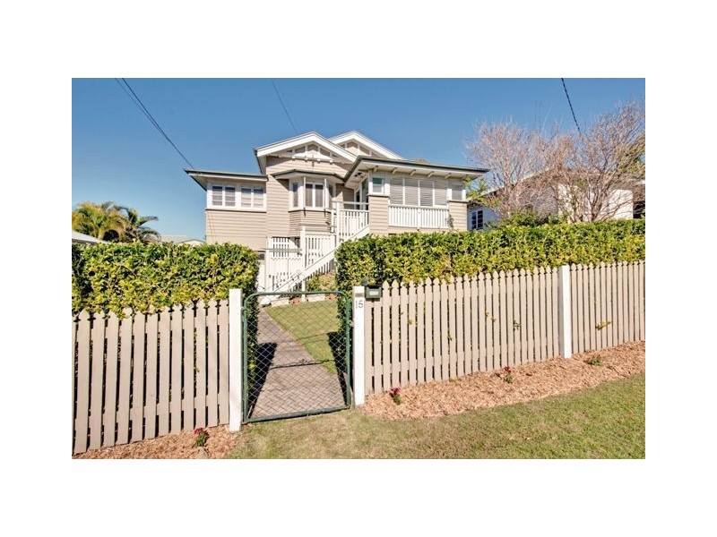 15 Camboor Street, Camp Hill QLD 4152