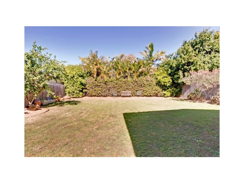 15 Camboor Street, Camp Hill QLD 4152