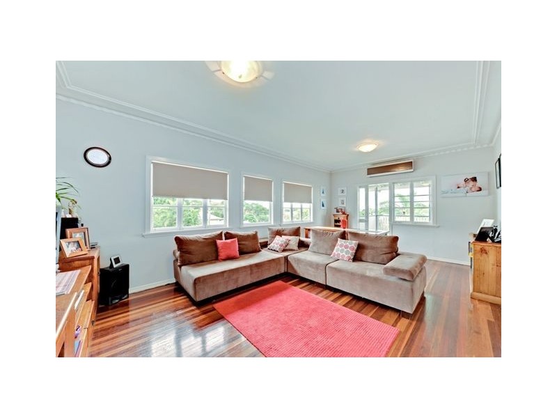 2 Prout Street, Camp Hill QLD 4152