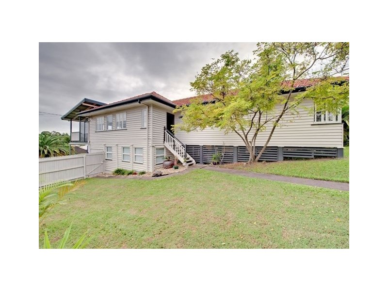 2 Prout Street, Camp Hill QLD 4152