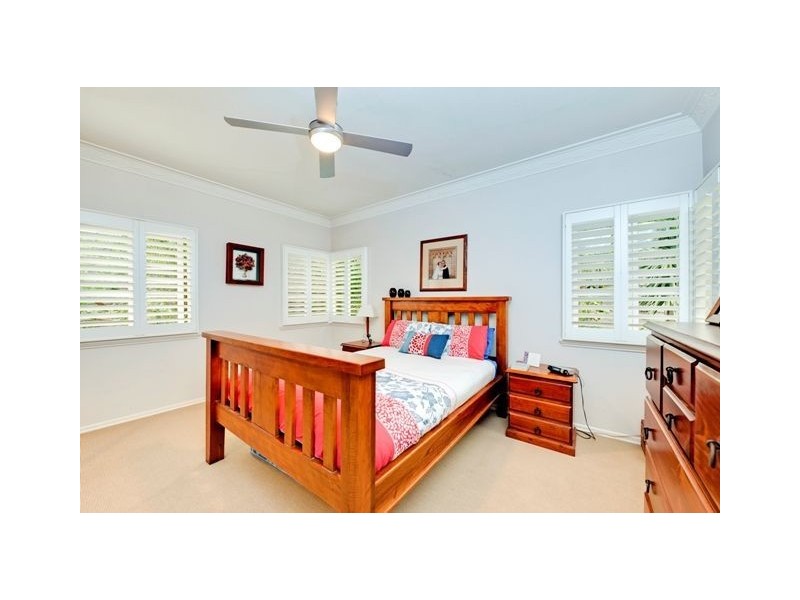 2 Prout Street, Camp Hill QLD 4152