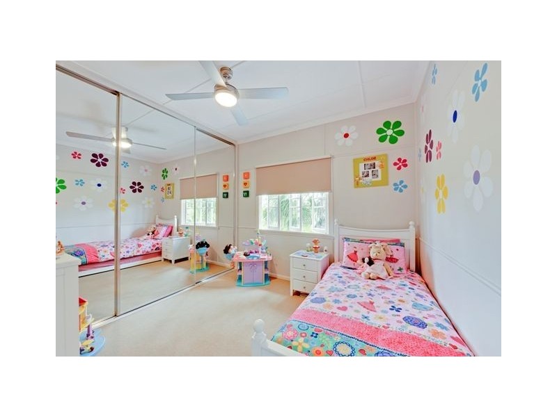 2 Prout Street, Camp Hill QLD 4152