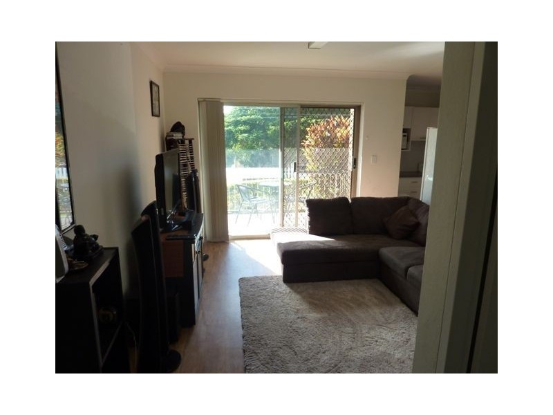 2/21 Wellington Street, Coorparoo QLD 4151