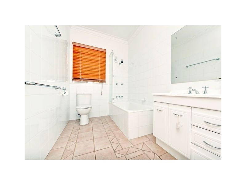 95 Boundary Road, Camp Hill QLD 4152