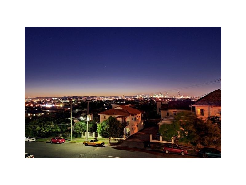 9/223 Cavendish Road, Coorparoo QLD 4151