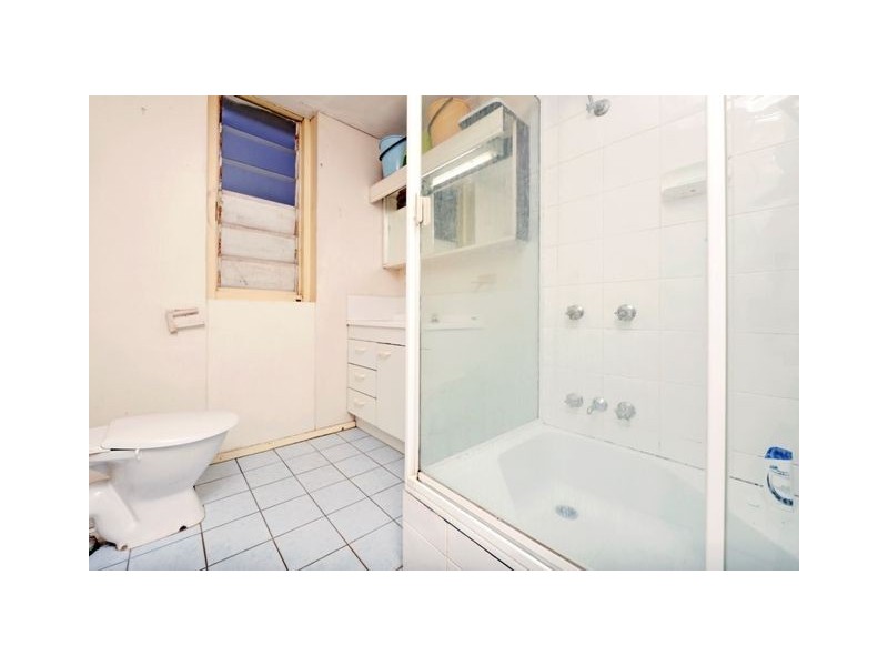 9/223 Cavendish Road, Coorparoo QLD 4151