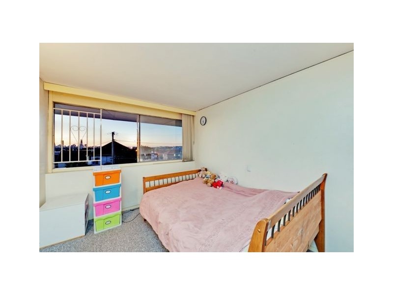 9/223 Cavendish Road, Coorparoo QLD 4151