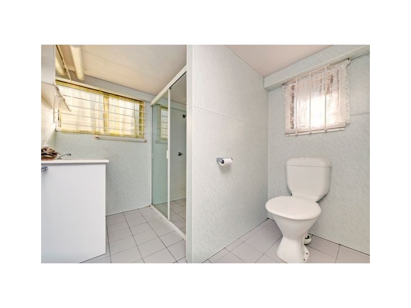 64 Armstrong Road, Cannon Hill QLD 4170