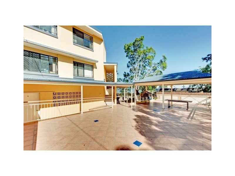 8/5 View Street, Coorparoo QLD 4151