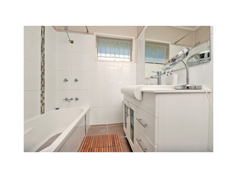 68 Arrol Street, Camp Hill QLD 4152