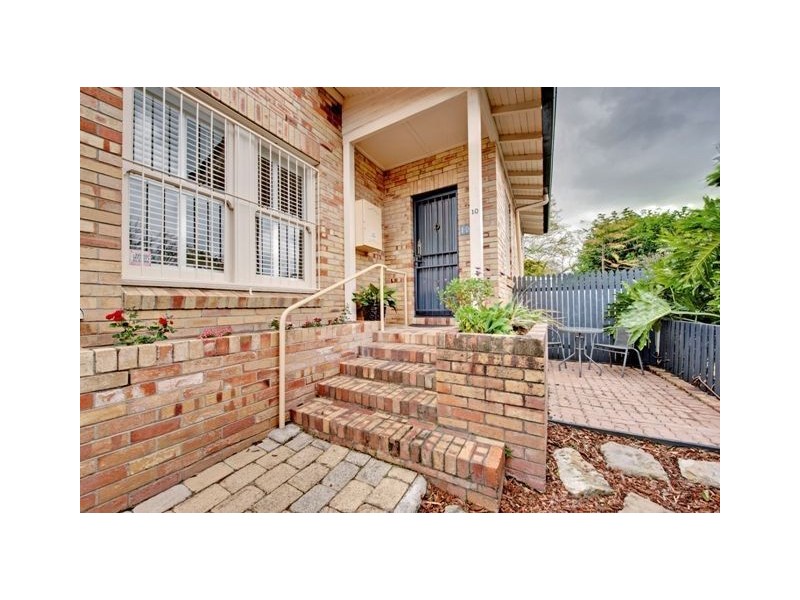 10 Barradine Street, Greenslopes QLD 4120
