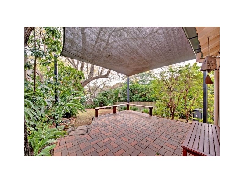 10 Barradine Street, Greenslopes QLD 4120