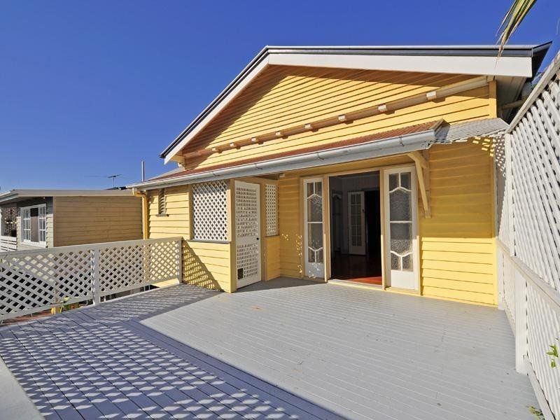 22 Frank Street, Norman Park QLD 4170