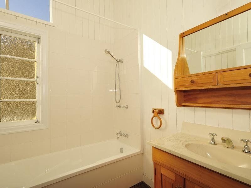 22 Frank Street, Norman Park QLD 4170