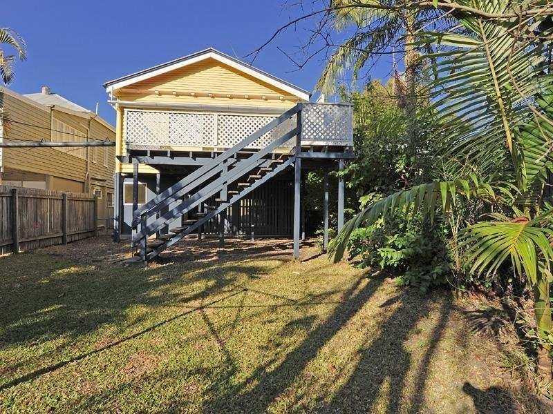 22 Frank Street, Norman Park QLD 4170
