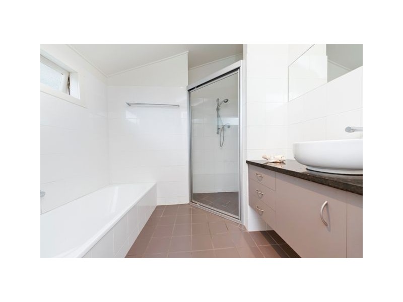 48 Hipwood Avenue, Coorparoo QLD 4151