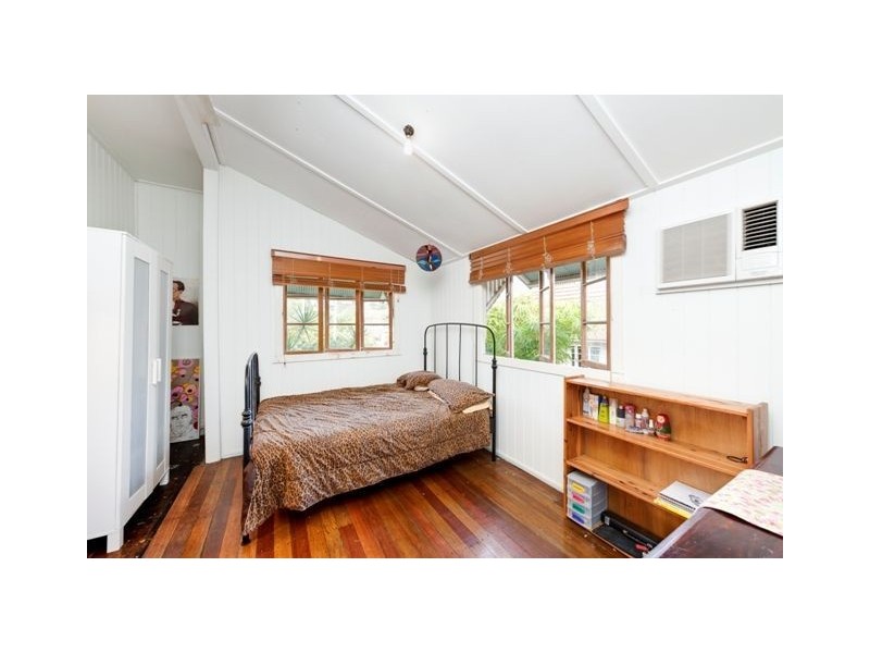 48 Hipwood Avenue, Coorparoo QLD 4151