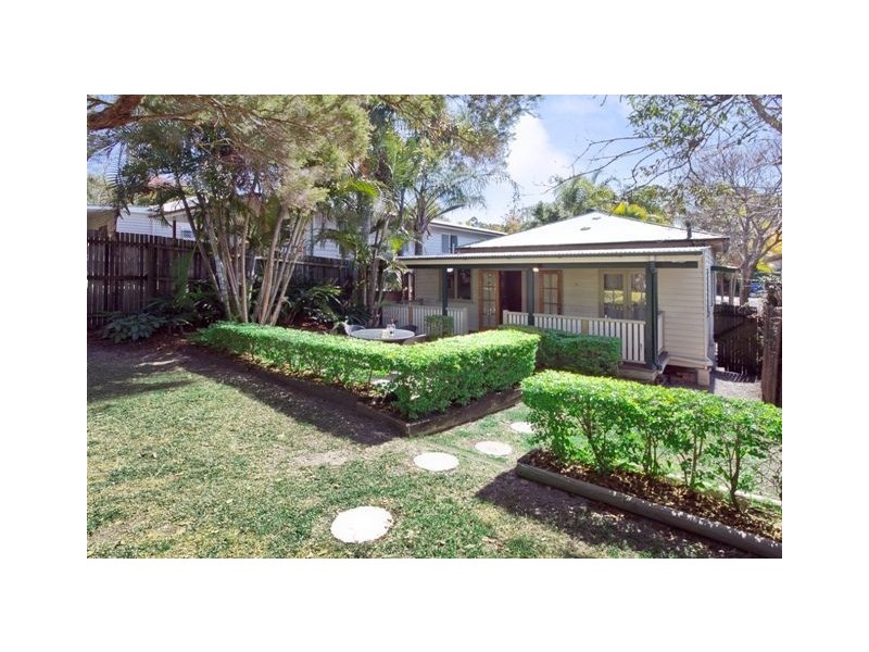 11A Pitney Street, Camp Hill QLD 4152