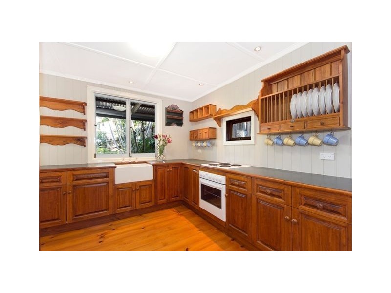 11A Pitney Street, Camp Hill QLD 4152